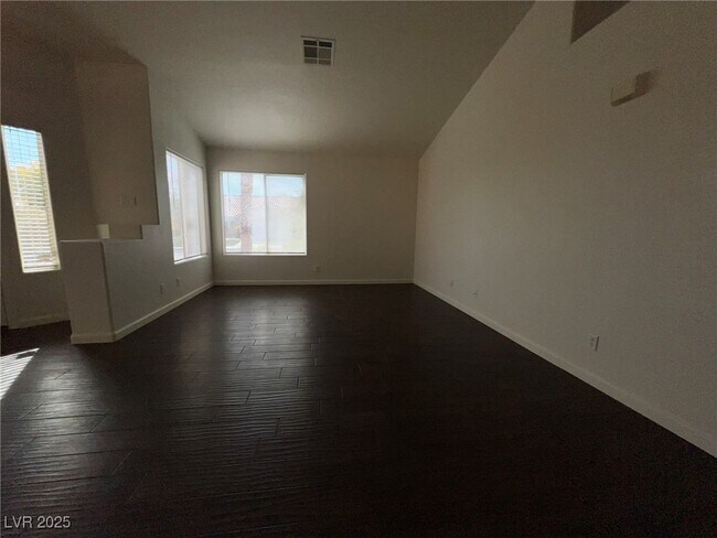 Foto del edificio - 7916 Thorne Pine Ave