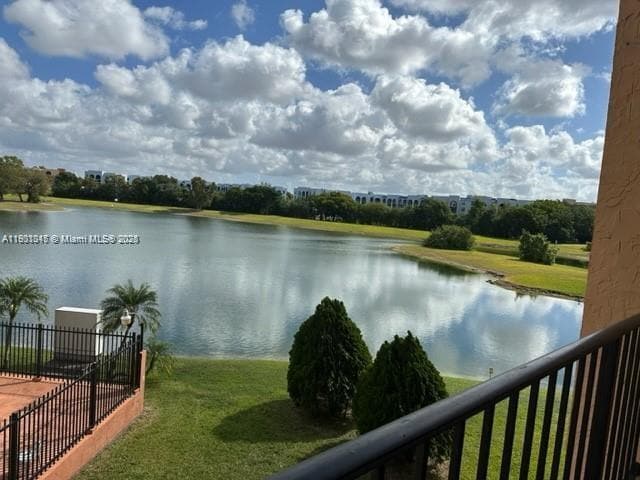 Foto principal - 9688 Fontainebleau Blvd