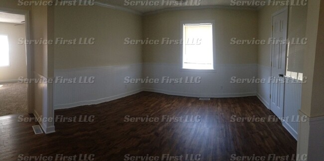 Building Photo - 3 Bed 1 Bath 1300 SQFT Home in Bolivar! Ca...