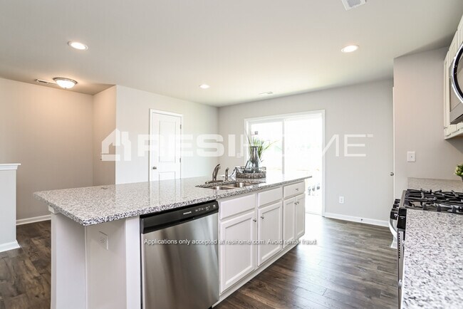 Foto del edificio - 8396 Waxhaw Hwy
