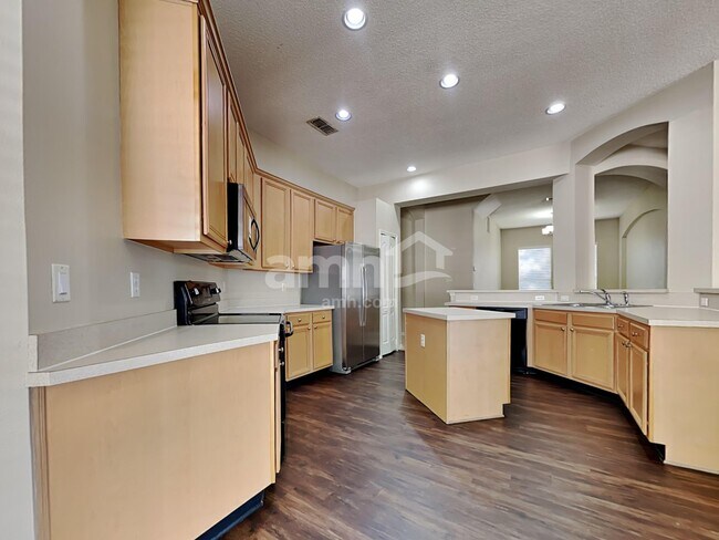 Building Photo - 220 Sterling Hill Dr