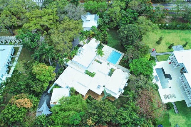 Building Photo - 10400 Old Cutler Rd
