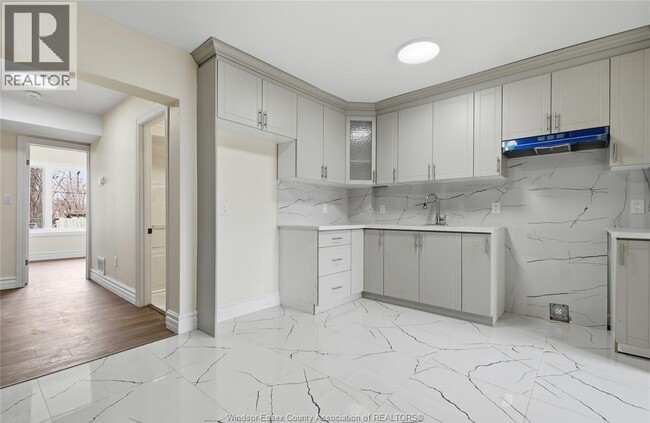 Building Photo - 435 Caron Ave