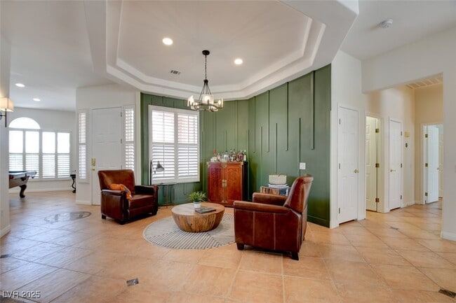 Building Photo - 8528 Crest Hill