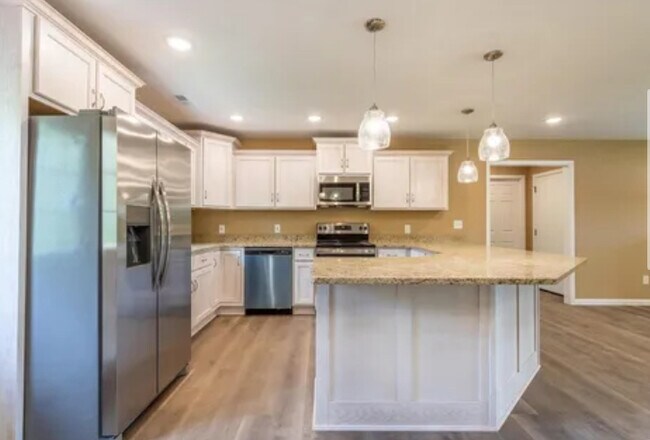 Building Photo - 371 Meadow View Dr