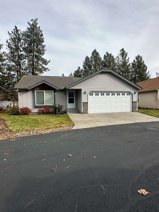 Building Photo - 638 N Tam Rim Dr