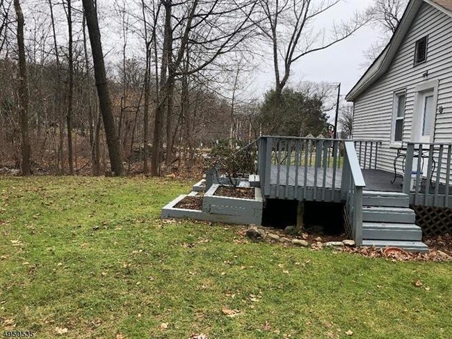 Foto del edificio - 355A Howard Blvd