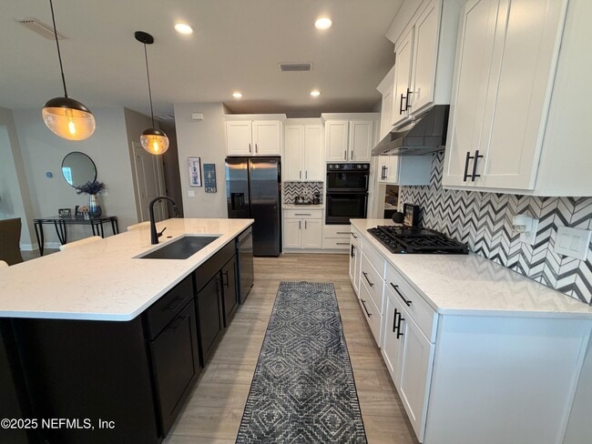 Building Photo - 72 Tarbert Ln