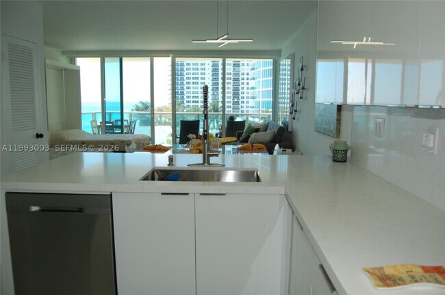 Foto del edificio - 2501 S Ocean Dr