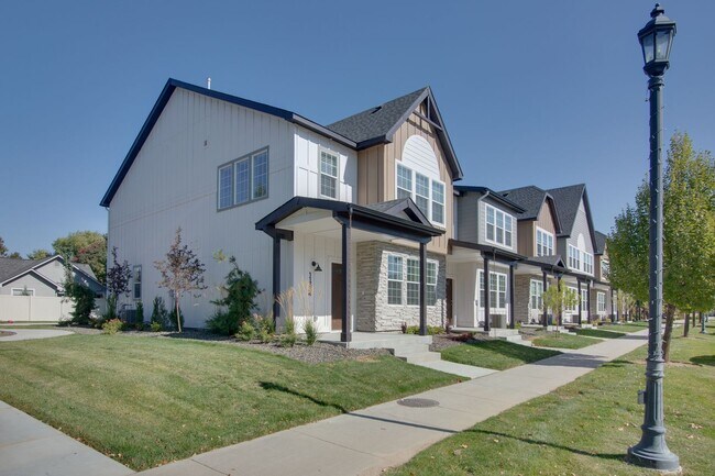 Building Photo - Love where you live! Brand New Townhome Available!