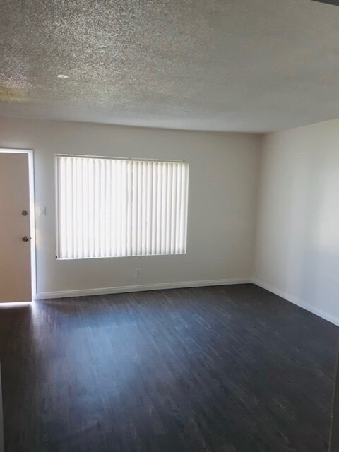 Building Photo - 1151 Walnut Ave