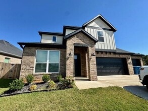 Building Photo - 3909 SW Pecan Cir