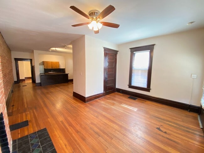 Foto del edificio - Dennison Ave 866-868 CR