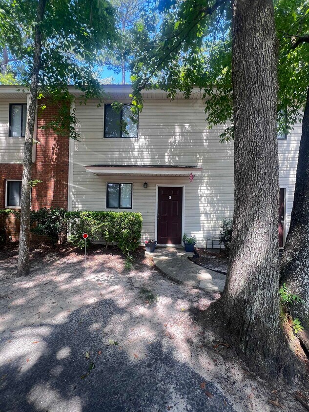 Foto principal - 198 Locke St