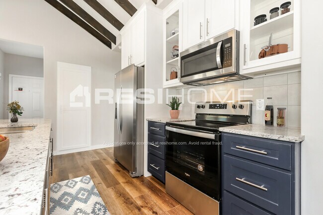 Building Photo - 5736 Farnsworth Avenue