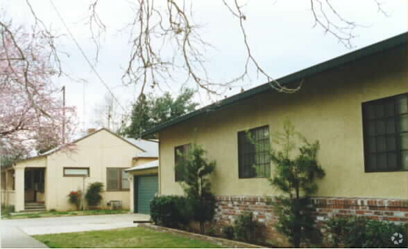 Primary Photo - 209 Chestnut St