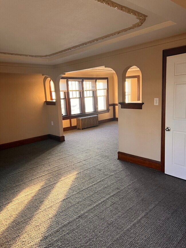 Living/Dining - 2905 N 50th St