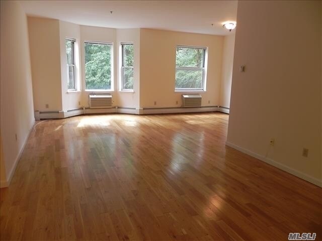 Primary Photo - 38 Knightsbridge Rd