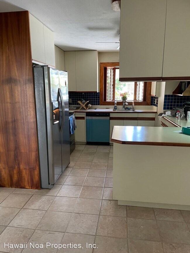 Building Photo - 4 br, 2 bath House - 127 Aikahi Loop