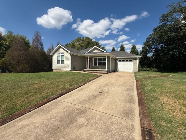 Building Photo - Absolutely Beautiful Home In Trenton Ky
