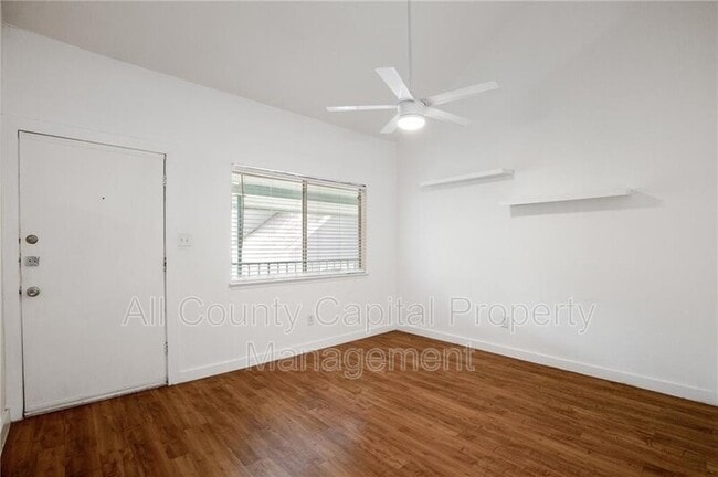 Building Photo - 502 W 35th St
