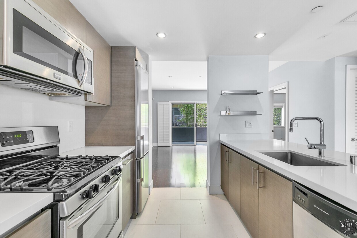 Foto principal - 1730 Sawtelle Blvd