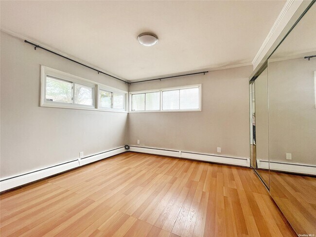 Building Photo - 147 Southwood Cir