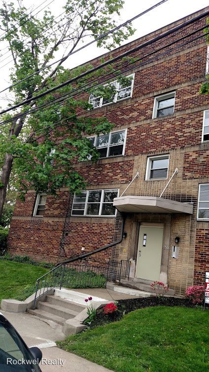 Primary Photo - 630 Clyde St