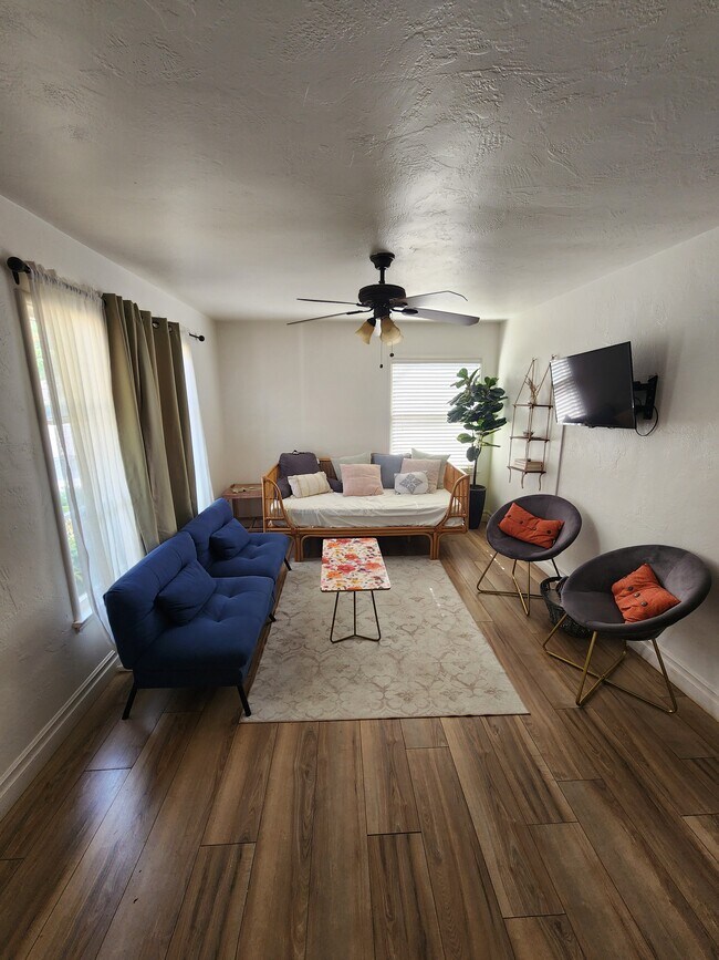 Foto del edificio - 278 E Merritt Ave