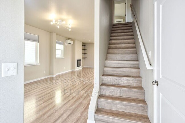 Building Photo - 615 S 15th St
