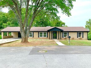 Building Photo - 33 Walker Cir