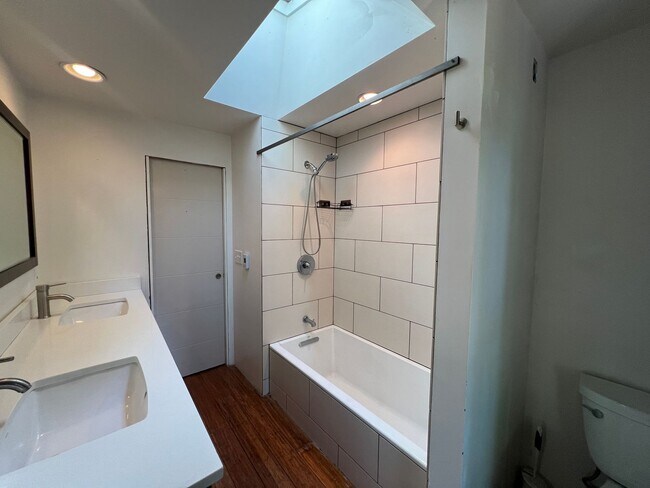 Foto del edificio - Charming Three Bedroom Home