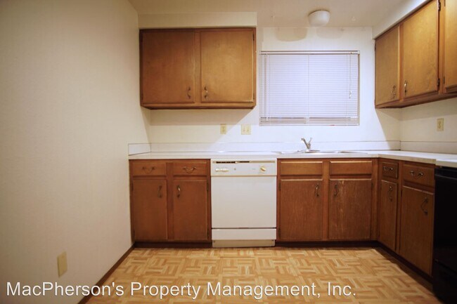 Building Photo - 17325 Stone Ct N