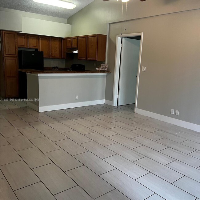 Building Photo - 601 Lyons Rd