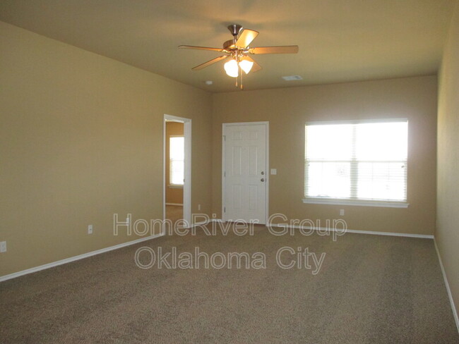 Foto del edificio - 5001 Hunter Blvd