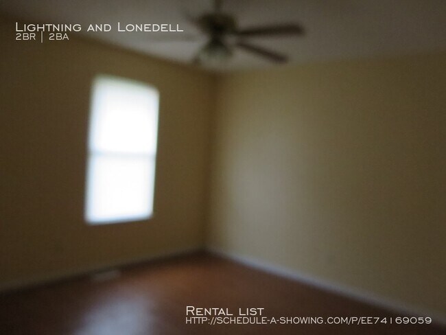 Building Photo - 2bedroom, 1.5 bath walkout basement