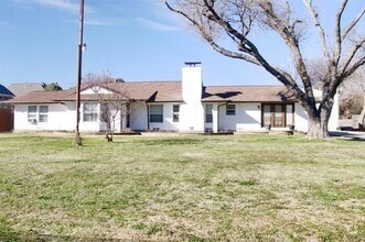 Building Photo - 1590 Gravel Cir N