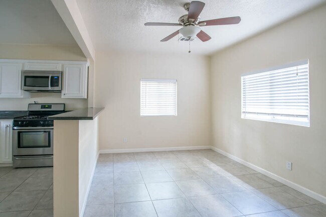 Foto del edificio - 1846 Henry Cir SW