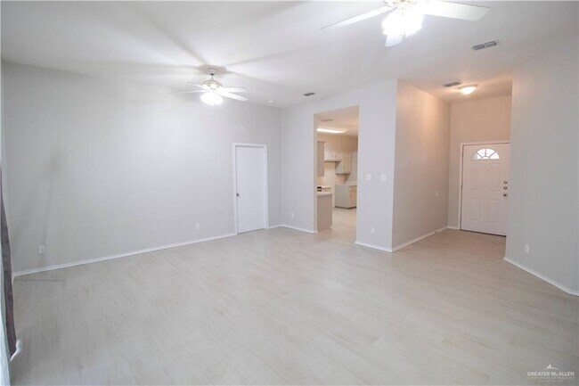 Foto del edificio - 16 E Martin Ave