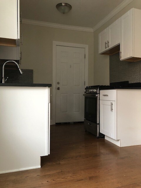 Foto del edificio - 3817 N Greenview Ave