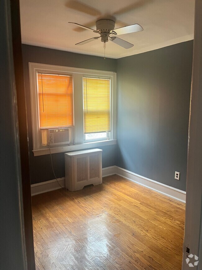 Building Photo - 4927 Wissahickon Ave