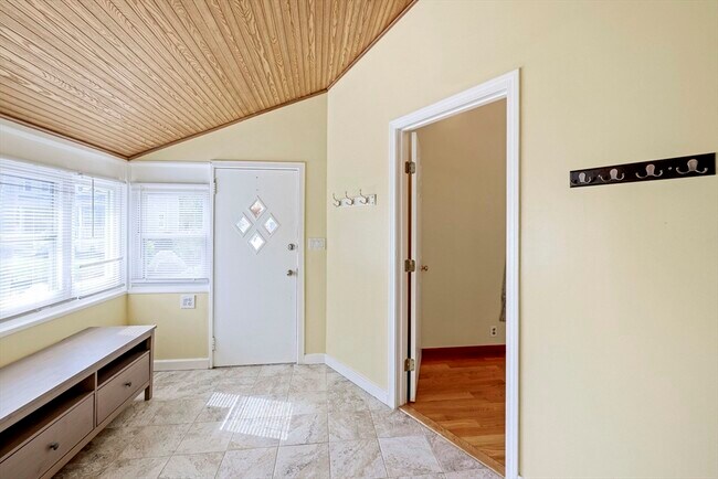 Building Photo - 46 Glenside Ave