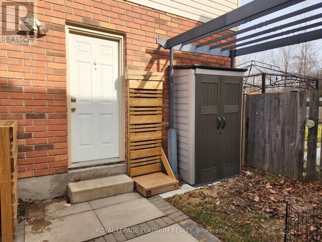 Building Photo - 41 Milson Crescent