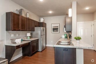 1BR, 1BA - A2/732 SF - Kitchen - Sixty610 Stone Creek