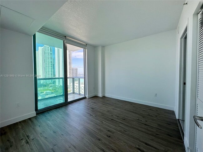 Foto del edificio - 333 NE 24th St