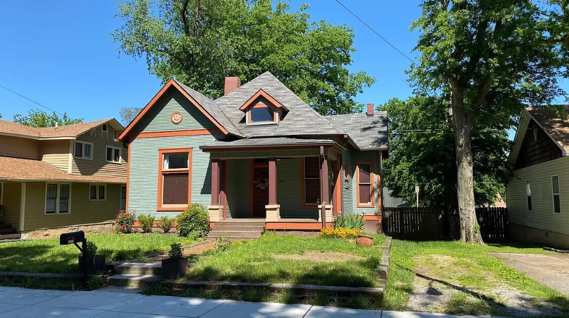 Primary Photo - 1221 Joseph Ave