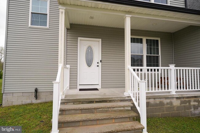 Building Photo - 9088 Newbridge Dr