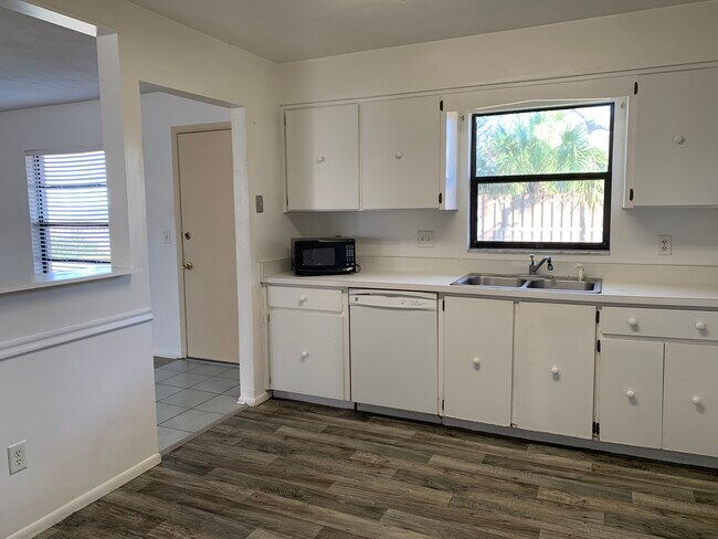 Foto del edificio - 237 Ormwood Dr