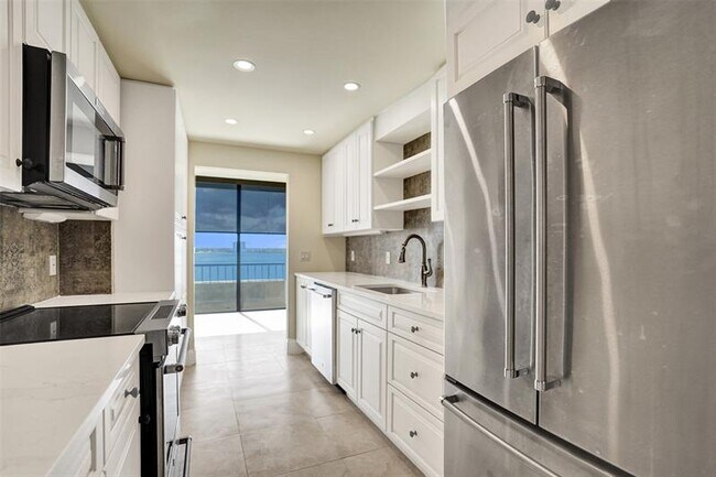 Foto del edificio - 5510 N Ocean Dr