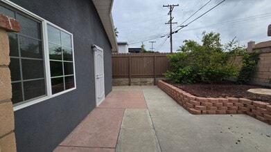 Building Photo - 1236 MacKinnon Ave